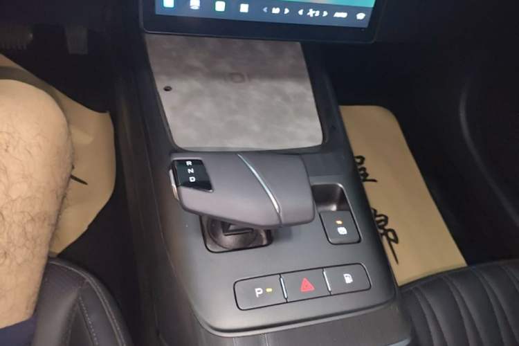 Used CHANGAN NEVO A05 2024 70 Pro Gear Lever