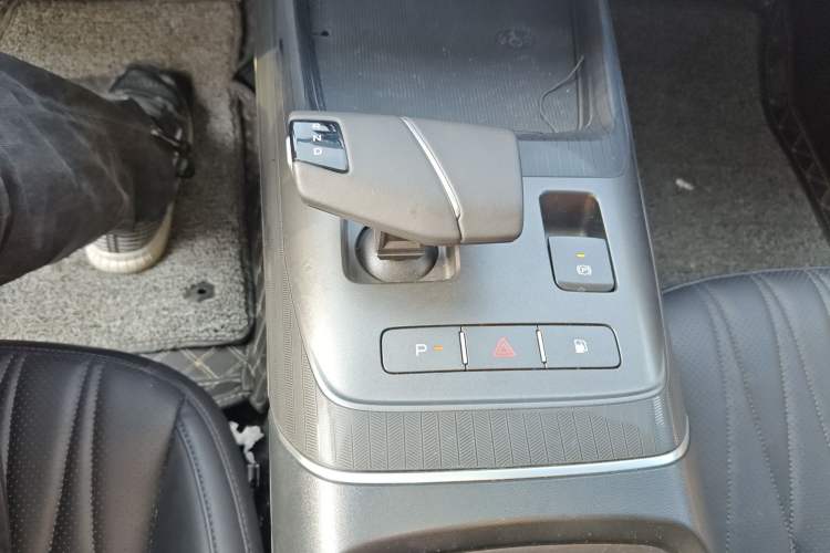 Used CHANGAN NEVO A05 2024 70 Pro Gear Lever