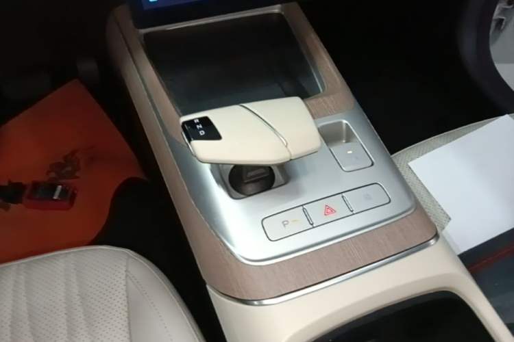 Used CHANGAN NEVO A05 2024 145 Max Gear Lever