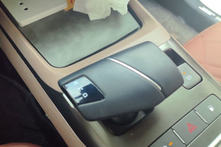 Used CHANGAN NEVO A05 2024 Truly Delicious Version 145 Beyond-Excellent Type Gear Lever