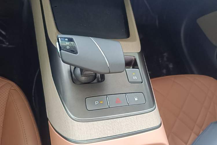 Used CHANGAN NEVO A05 2024 70 Pro Gear Lever