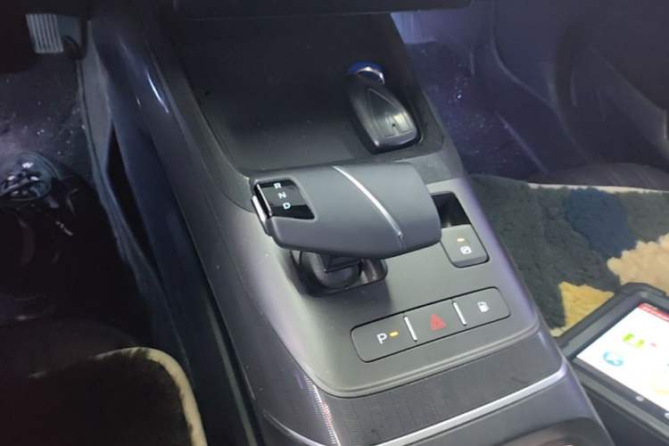 Used CHANGAN NEVO A05 2024 Truly Delicious Version 70 Leading Edition Gear Lever