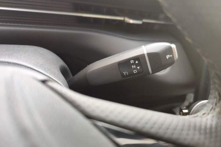 Used CHANGAN NEVO A05 2024 Truly Delicious Version 145 Leading Edition Gear Lever