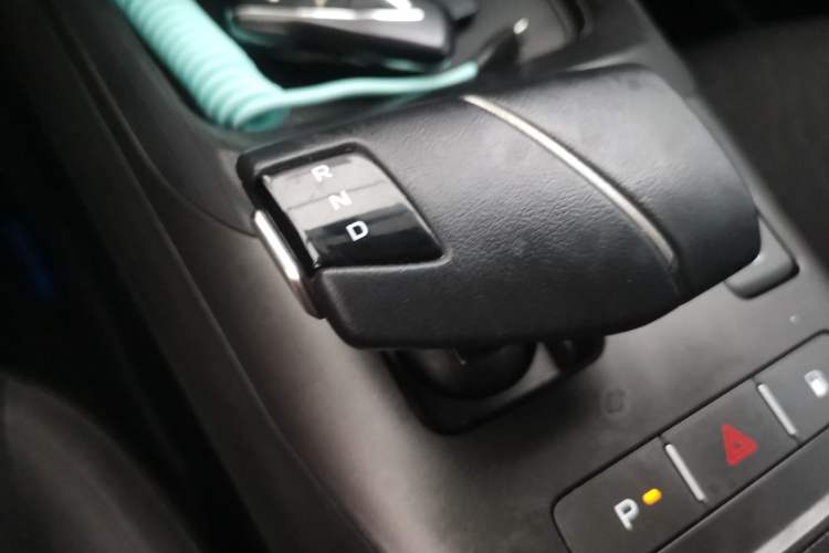 Used CHANGAN NEVO A05 2024 Truly Delicious Version 70 Leading Edition Gear Lever