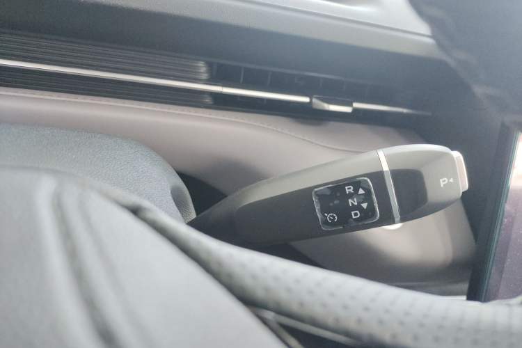 Used CHANGAN NEVO A05 2024 145 Max Gear Lever