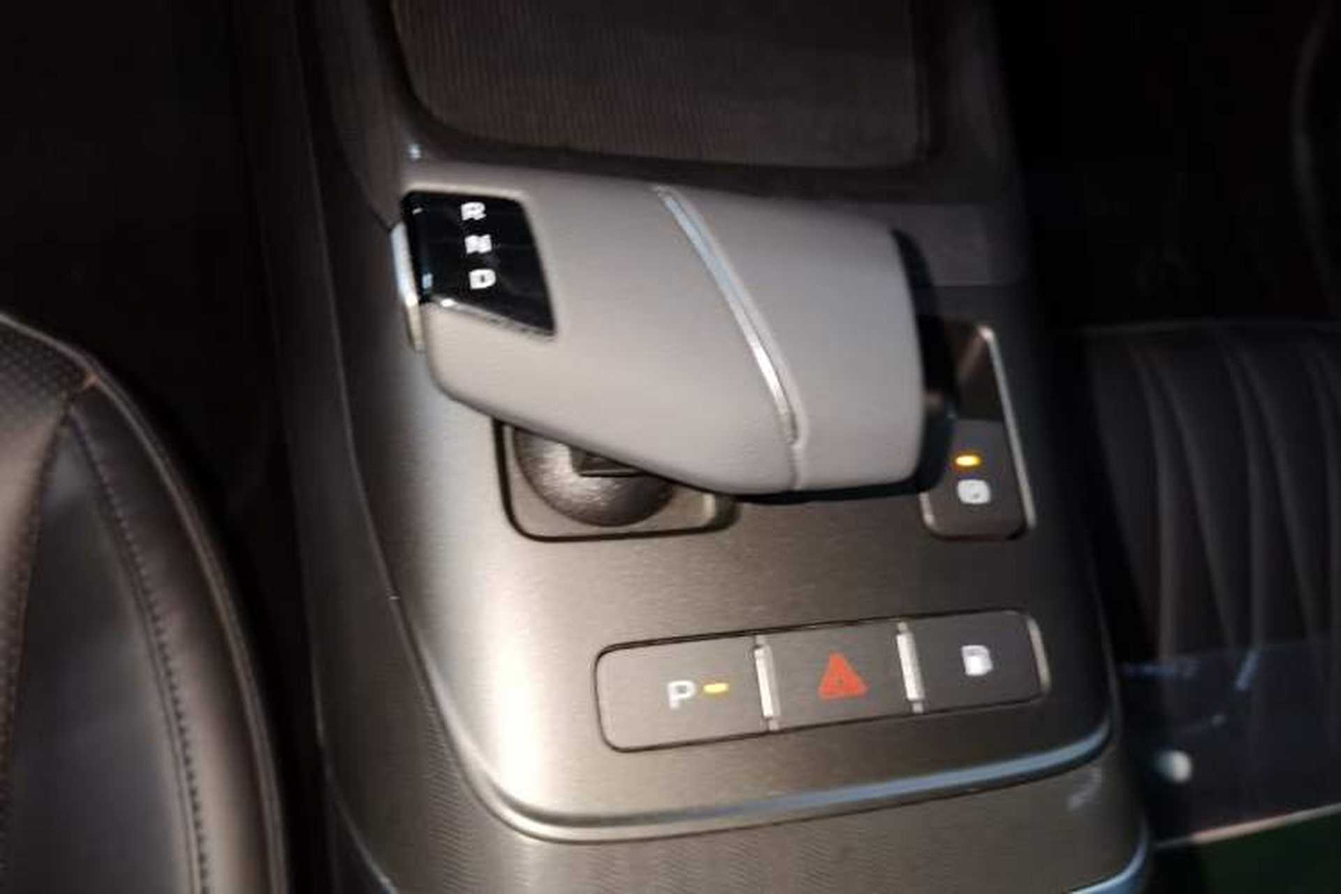 Used CHANGAN NEVO A05 2024 Truly Delicious Version 70 Leading Edition Gear Lever