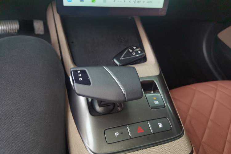 Used CHANGAN NEVO A05 2024 145 Max Gear Lever