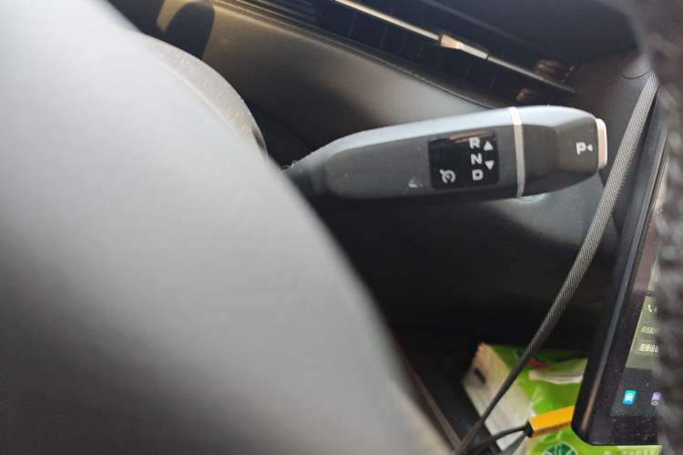 Used CHANGAN NEVO A05 2024 Truly Delicious Version 70" Beyond-Grade Edition Gear Lever