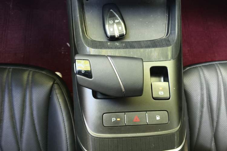 Used CHANGAN NEVO A05 2024 Truly Delicious Version 70 Leading Edition Gear Lever