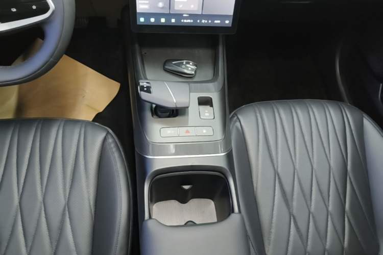 Used CHANGAN NEVO A05 2024 70 Pro Gear Lever