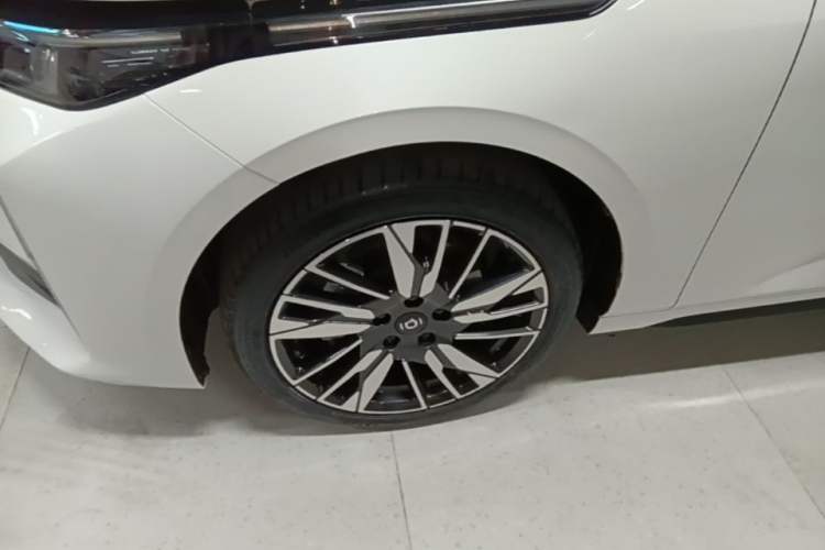 Used CHANGAN NEVO A05 2024 145 Max Left Front Wheel Hub