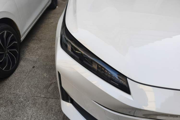 Used CHANGAN NEVO A05 2024 Truly Delicious Version 70 Leading Edition Right Front Headlight
