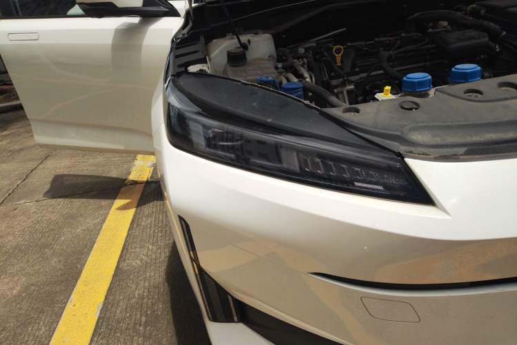 Used CHANGAN NEVO A05 2024 Truly Delicious Version 70" Beyond-Grade Edition Right Front Headlight