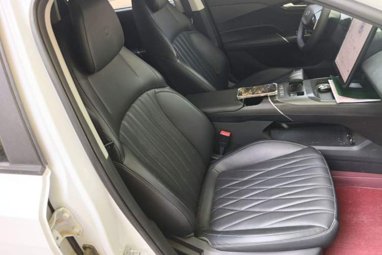 Used CHANGAN NEVO A05 2024 Truly Delicious Version 70 Leading Edition Right Front Seat