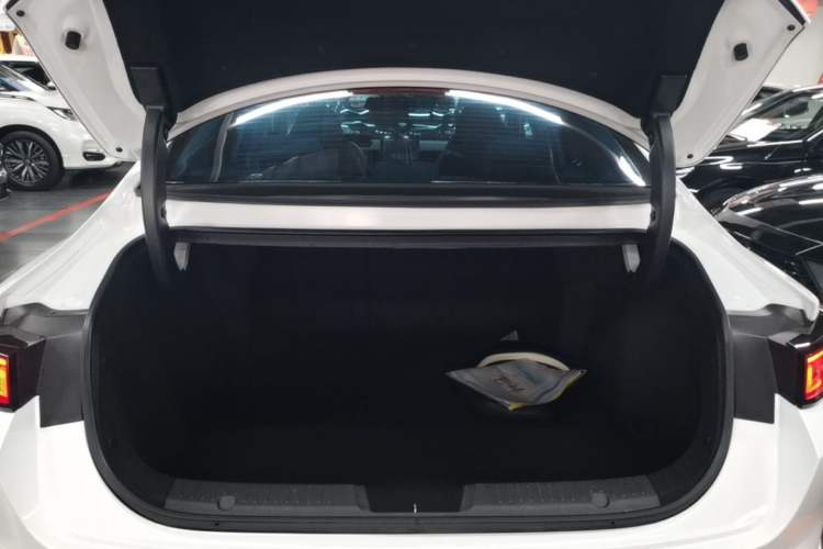 Used CHANGAN NEVO A05 2024 70 Air Trunk