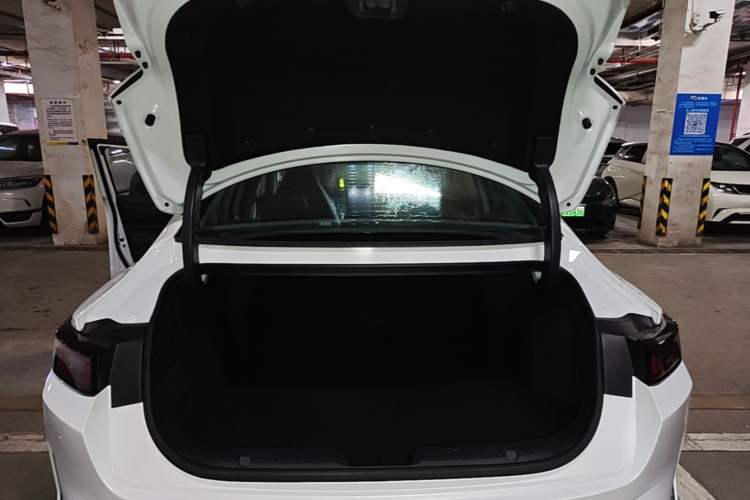 Used CHANGAN NEVO A05 2024 70 Air Trunk