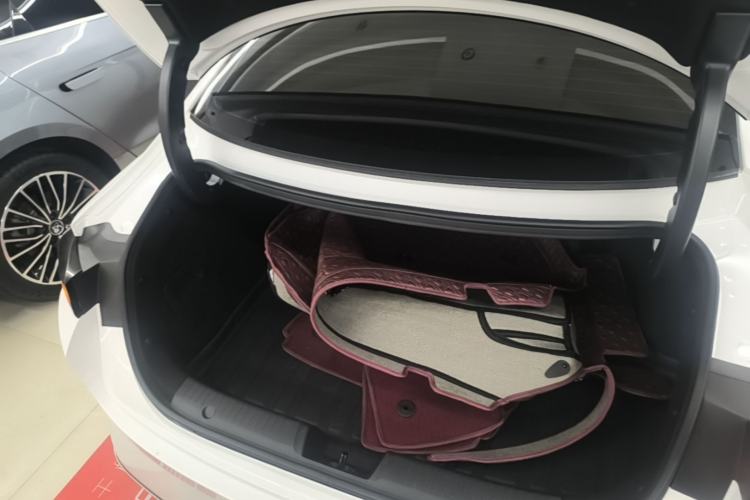 Used CHANGAN NEVO A05 2024 70 Air Trunk