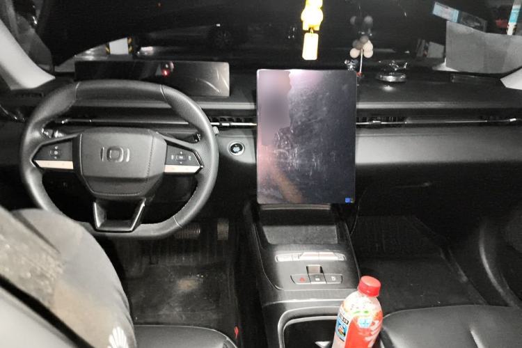 Used CHANGAN NEVO A05 2025 Truly Delicious Edition 70 – Beyond Excellence Center Console