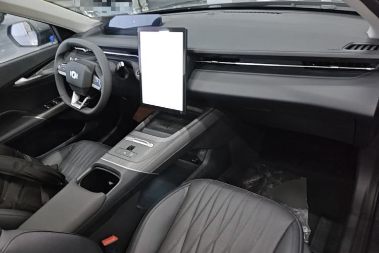 Used CHANGAN NEVO A05 2025 Truly Delicious Edition 145 Beyond-Grade Version Center Console
