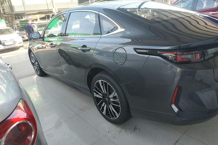 Used CHANGAN NEVO A05 2025 Truly Delicious Version 145 Excellence Edition Exterior 3