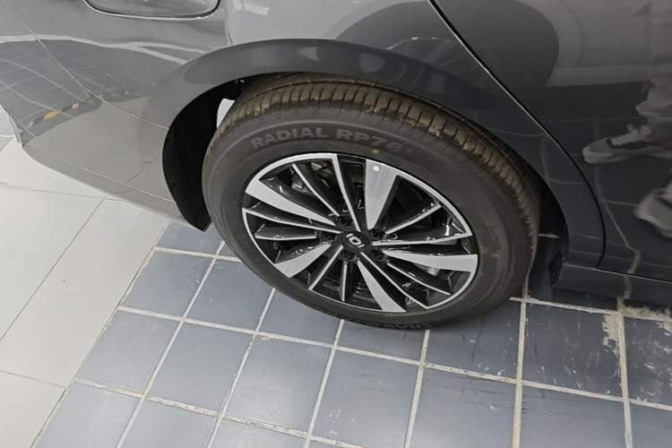 Used CHANGAN NEVO A05 2025 Truly Delicious Edition 145 Beyond-Grade Version Exterior 5