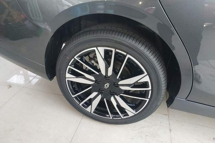 Used CHANGAN NEVO A05 2025 Truly Delicious Version 145 Excellence Edition Exterior 8