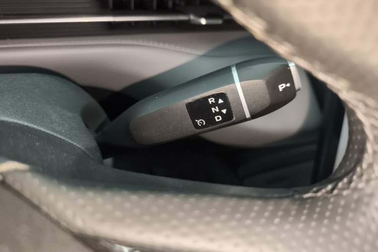 Used CHANGAN NEVO A05 2025 Truly Delicious Edition 145 Beyond-Grade Version Gear Lever