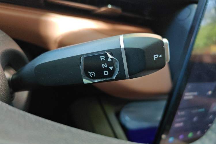 Used CHANGAN NEVO A05 2025 Truly Delicious Edition 70 – Beyond Excellence Gear Lever