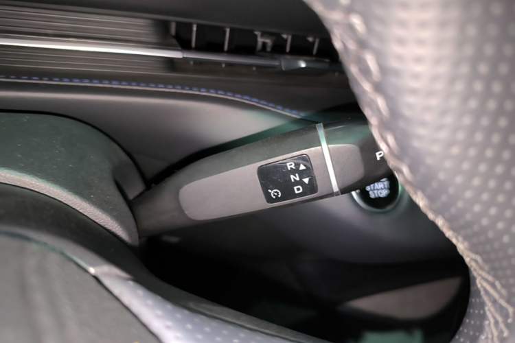 Used CHANGAN NEVO A05 2025 Truly Delicious Edition 70 – Beyond Excellence Gear Lever