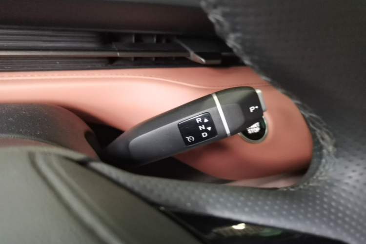 Used CHANGAN NEVO A05 2025 Truly Delicious Edition 70 – Beyond Excellence Gear Lever