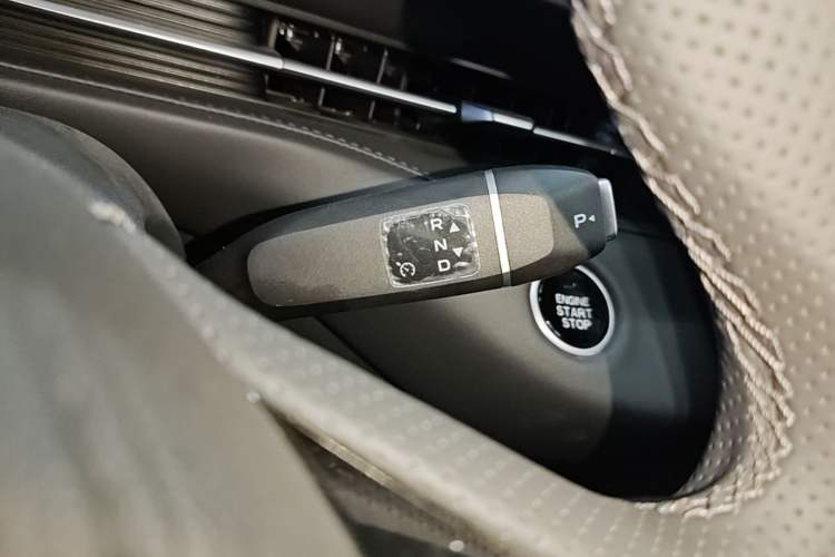 Used CHANGAN NEVO A05 2025 Truly Delicious Edition 145 Beyond-Grade Version Gear Lever