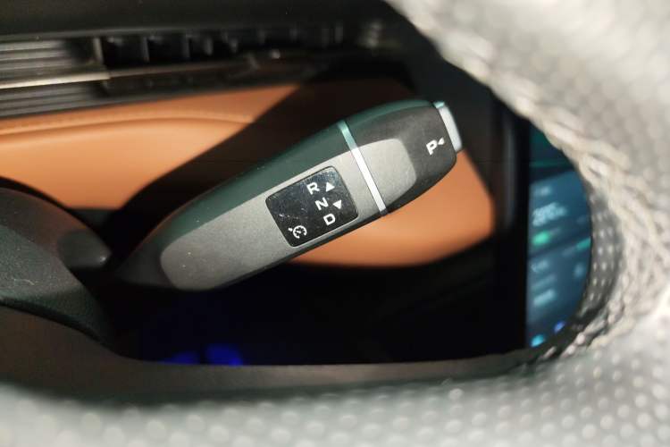 Used CHANGAN NEVO A05 2025 Truly Delicious Edition 70 – Beyond Excellence Gear Lever