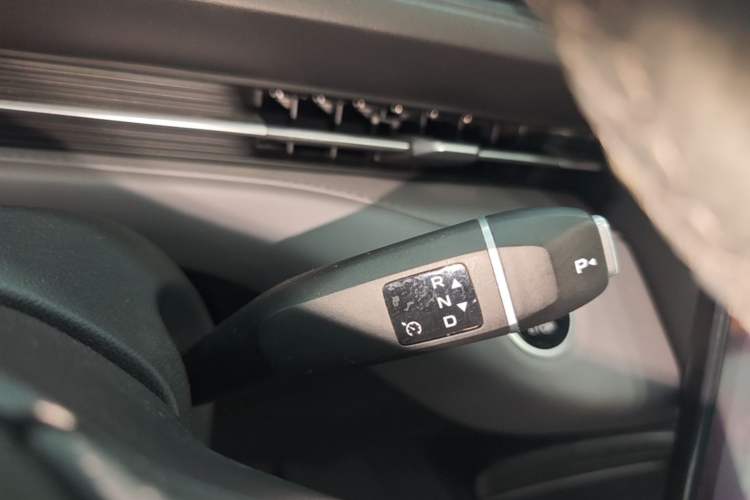 Used CHANGAN NEVO A05 2025 Truly Delicious Edition 70 – Beyond Excellence Gear Lever