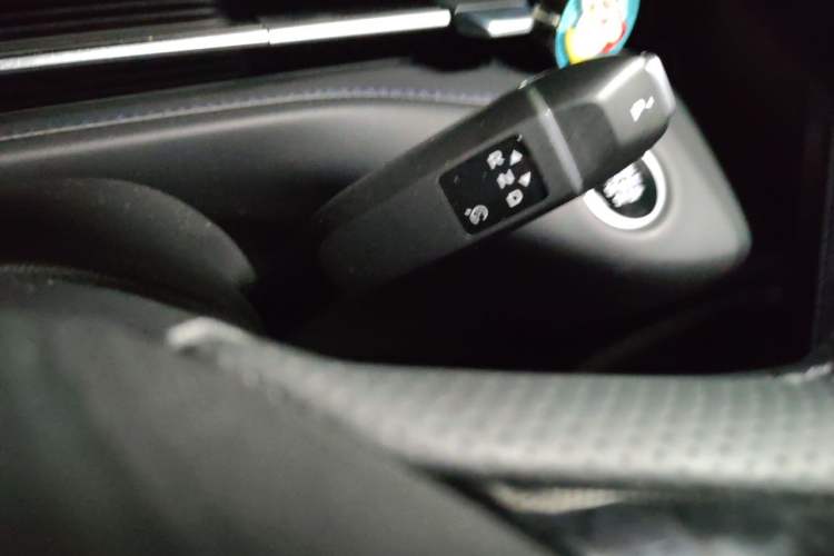 Used CHANGAN NEVO A05 2025 Truly Delicious Edition 145 Beyond-Grade Version Gear Lever