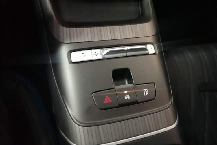 Used CHANGAN NEVO A05 2025 Truly Delicious Edition 145 Beyond-Grade Version Gear Lever