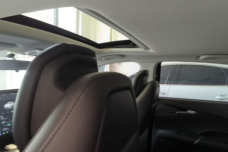 Used CHANGAN NEVO A05 2025 Truly Delicious Edition 70 – Beyond Excellence Headliner