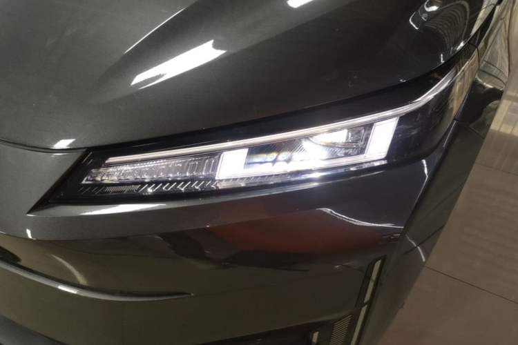 Used CHANGAN NEVO A05 2025 Truly Delicious Edition 70 – Beyond Excellence Left Front Headlight