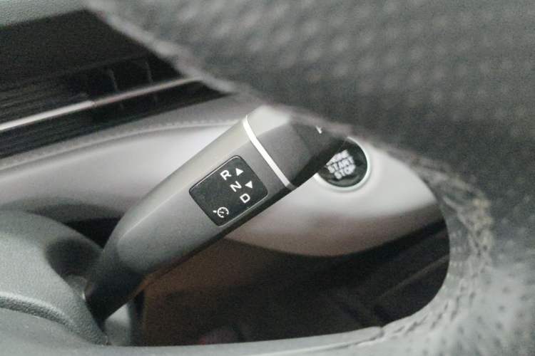 Used CHANGAN NEVO A05 2025 Truly Delicious Edition 70 – Beyond Excellence Gear Lever