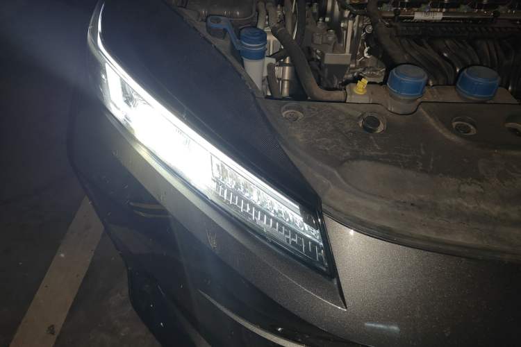 Used CHANGAN NEVO A05 2025 Truly Delicious Edition 70 – Beyond Excellence Right Front Headlight