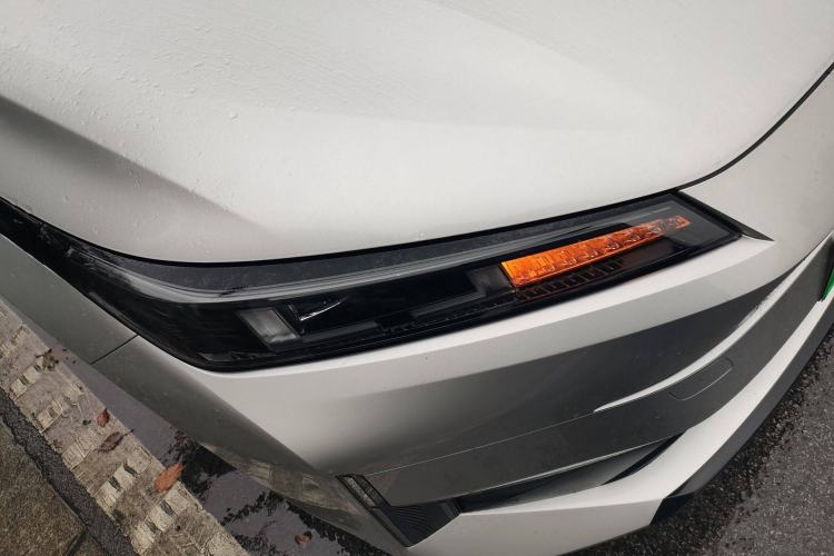 Used CHANGAN NEVO A05 2025 Truly Delicious Edition 70 – Beyond Excellence Right Front Headlight