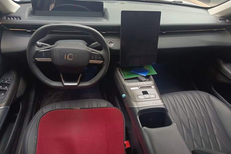Used CHANGAN NEVO A05 2025 Truly Delicious Edition 145 Beyond-Grade Version Center Console