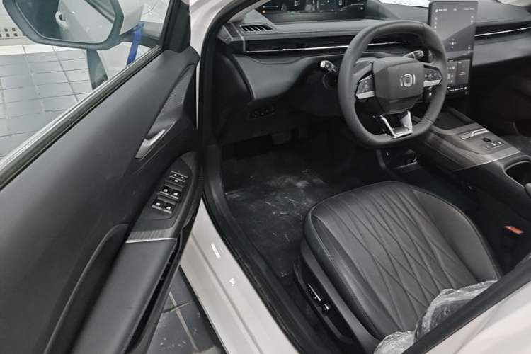 Used CHANGAN NEVO A05 2025 Truly Delicious Edition 145 Beyond-Grade Version Driver Seat