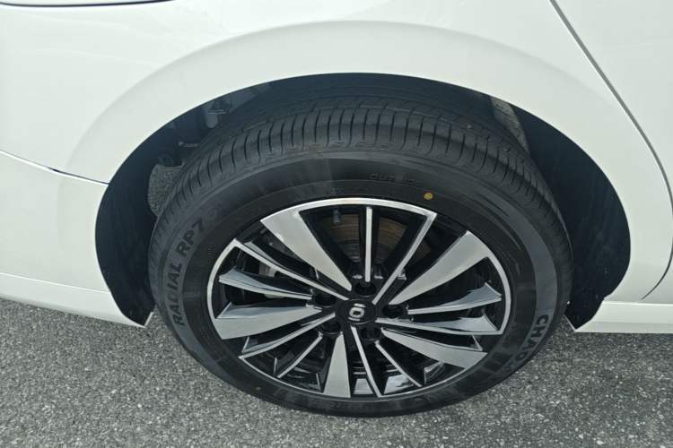 Used CHANGAN NEVO A05 2025 Truly Delicious Edition 145 Beyond-Grade Version Exterior 5