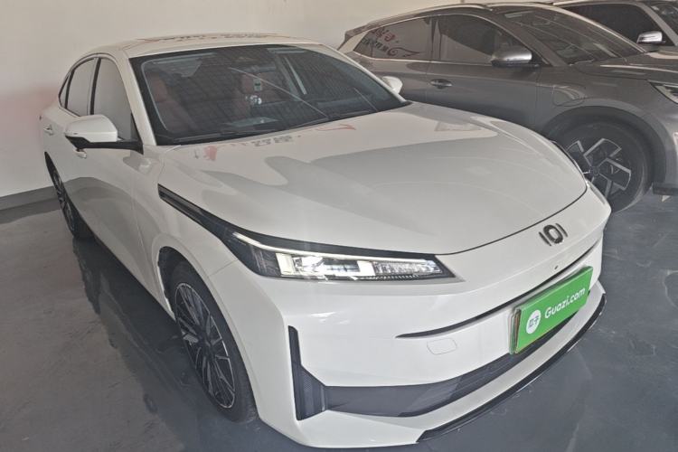 Used CHANGAN NEVO A05 2025 Truly Delicious Version 145 Excellence Edition Front Right 45 Deg