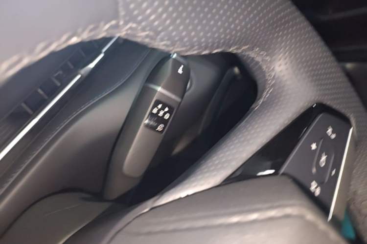 Used CHANGAN NEVO A05 2025 Truly Delicious Edition 145 Beyond-Grade Version Gear Lever