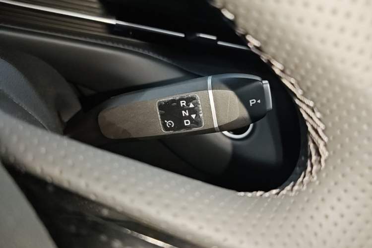 Used CHANGAN NEVO A05 2025 Truly Delicious Edition 145 Beyond-Grade Version Gear Lever