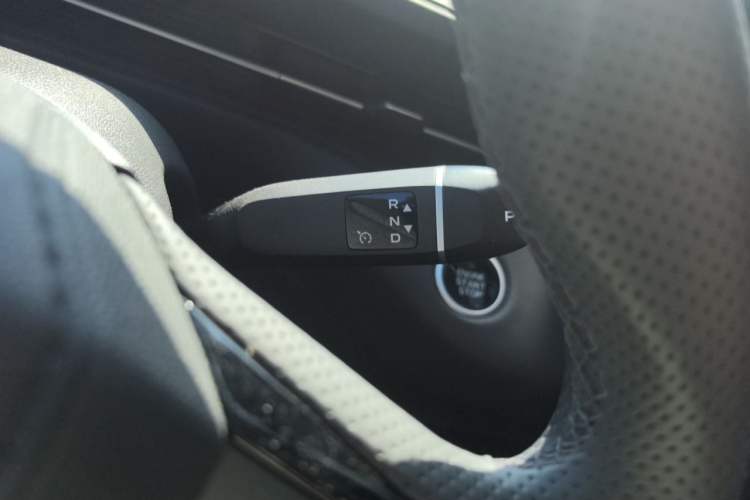 Used CHANGAN NEVO A05 2025 Truly Delicious Edition 70 – Beyond Excellence Gear Lever