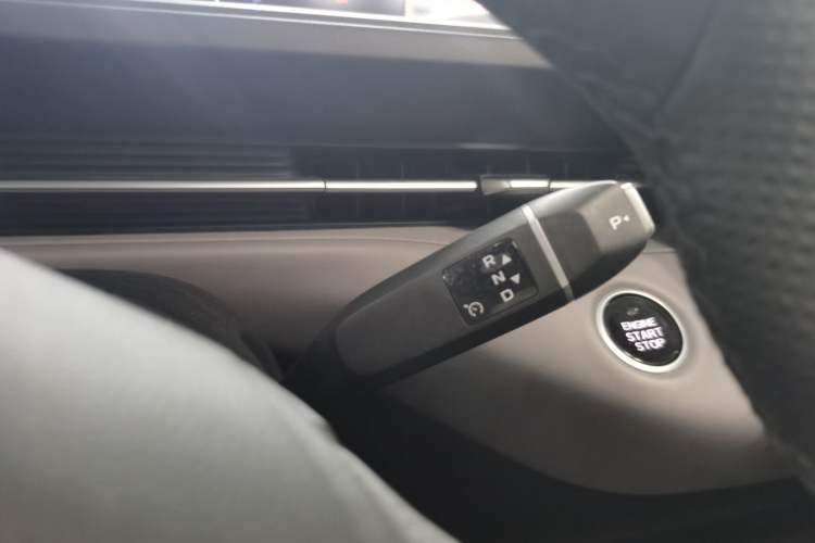 Used CHANGAN NEVO A05 2025 Truly Delicious Edition 145 Beyond-Grade Version Gear Lever