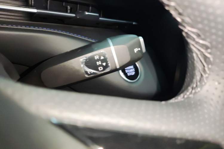 Used CHANGAN NEVO A05 2025 Truly Delicious Version 145 Excellence Edition Gear Lever