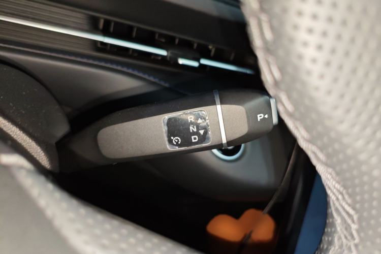 Used CHANGAN NEVO A05 2025 Truly Delicious Edition 70 – Beyond Excellence Gear Lever